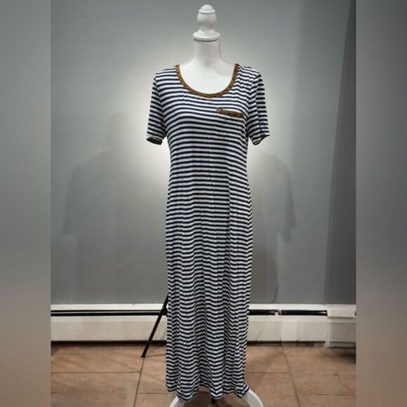 SALE! Chico’s Striped Maxi Dress Size 1 (8) EUC - Picture 1 of 7